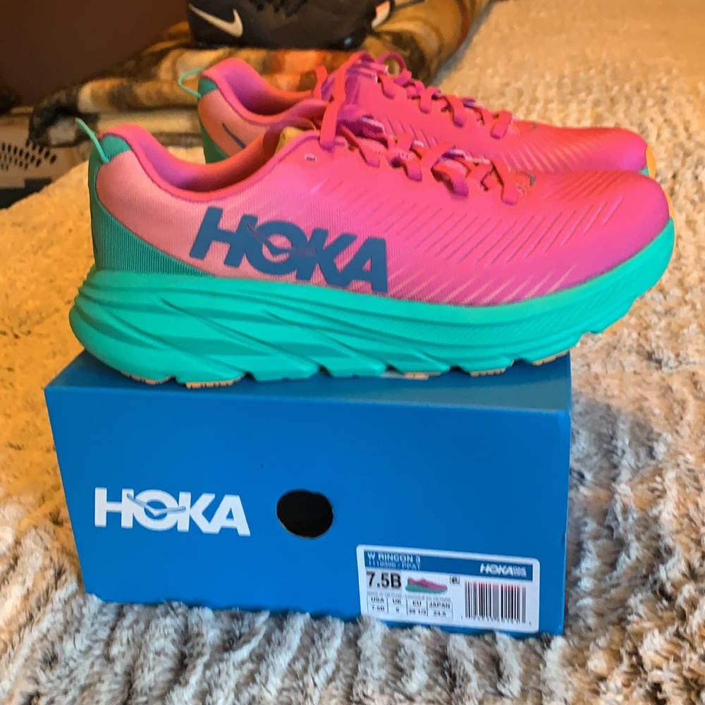 Hoka Rincon 3 NWT.  7.5B size.